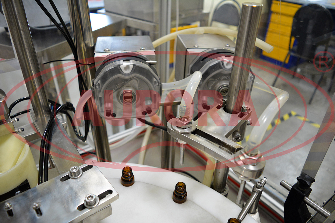 Моноблок розлива-укупорки-этикетировки «МАСТЕР» МЗ-400ЕД с правосторонним расположением элементов