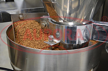 Автоматическая машина МАСТЕР МЗ-400ЕД для фасовки жидких и сыпучих продуктов в пакеты