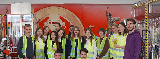 Более 400 школьников посетили завод АВРОРА в рамках проекта «Билет в будущее»