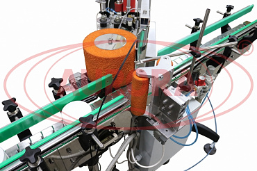 Универсальная этикетировочная линия АЭ с возможностью одновременного нанесения двух этикеток